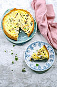 Tart with mushrooms, cheese and thyme