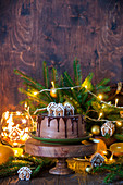 Orangen-Schokoladen-Torte mit Schokoglasur zu Weihnachten