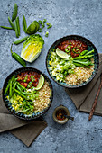 Vegane Chilli Bowls mit Jackfruit, Reis und Gemüse
