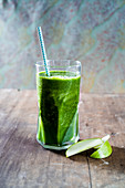 Apple spinach smoothie