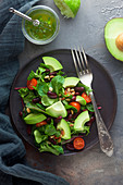 Mixed leaf salad with avocado and kidney beans