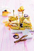 Club sandwiches with chicken and curry sauce