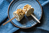 Almond and brittle ice cream sticks with ricotta