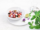 Wassermelonen-Feta-Salat mit roten Zwiebeln