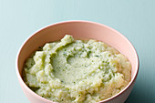 Kohlrabi purée with chicken (for 5 to 6 month olds)