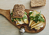 Wholemeal rolls with brie, pears and rocket