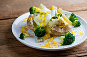 Baked potato with egg