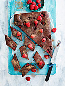 Glutenfreie Brownies mit Himbeeren