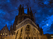 La Sagrada Familia at twilight