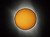 Total solar eclipse, composite of solar disc and corona