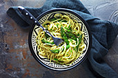 Spaghetti with green asparagus