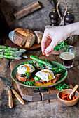 Poached egg asparagus toast