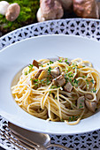 Vegan spaghetti with porcini mushrooms