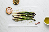 Asparagus marinated in olive oil, black pepper, garlic and himalayan salt