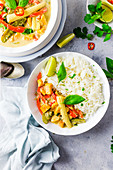 Veganes grünes Thaicurry mit Reis