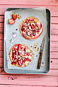 Strawberry flatbread with almond flakes