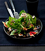 Spinach salad with figs