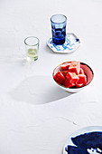 Frische Wassermelone mit Limettenzesten