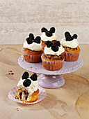 Marble blackberry cupcakes