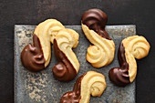 Pipped biscuits with chocolate glaze