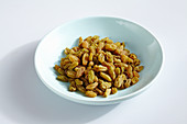 Green sultanas in a bowl