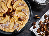Apfelpfannkuchen mit Pecannüssen