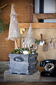 DIY Christmas trees made from burlap