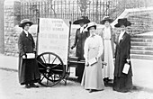 Bristol suffragettes raising money, 1910