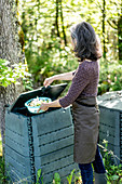 Composting kitchen waste