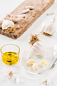 Oil and pills of garlic