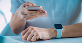 Measuring heart rate using smart phone and smart watch