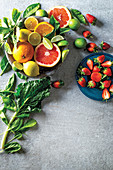 Zitrusfrüchte, Erdbeeren, Spinat und Mangold