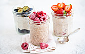 Overnight oats with fresh fruits