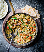 Cashew-Hähnchen-Curry mit Fladenbrot