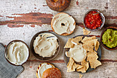 Schnelle vegane Dips (Sojamilch-Mayo, Tofu-Frischkäse und Cashew-Sauerrahm)