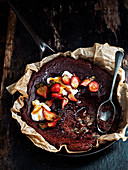 Veganer Schokoladen-Rote-Bete-Pudding aus der Pfanne