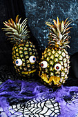 Gesundes Halloween: geschnitzte Ananas