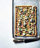 Kartoffeltarte mit Pesto und Feta