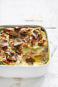 Grüne Lasagne mit Perlhuhn-Ragout und Trüffel-Bechamelsauce