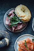 Bagels with roastbeef and rocket