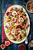 Salad with beetroot, goat's cheese and figs