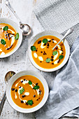 Würzige Karotten-Linsen-Suppe
