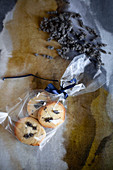 Sablés with lavender flowers for gifting