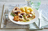 Chicken breast with red cabbage filling, mushrooms and gnocchi