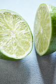 Halved lime (close-up)