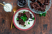 Chocolate squares with walnuts and sour cream