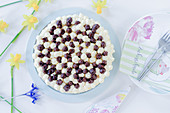 Mascarpone and blueberry cake with eggnog