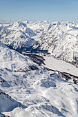 Blick vom Corvatsch Gipfel (3303m) auf den Silsersee, Sankt Moritz, Engadin, Schweiz