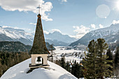 Luxushotel Suvretta House, St. Moritz, Engadin, Schweiz, Dach mit Türmchen