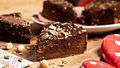 Kürbis-Schokoladen-Kuchen mit Kernen